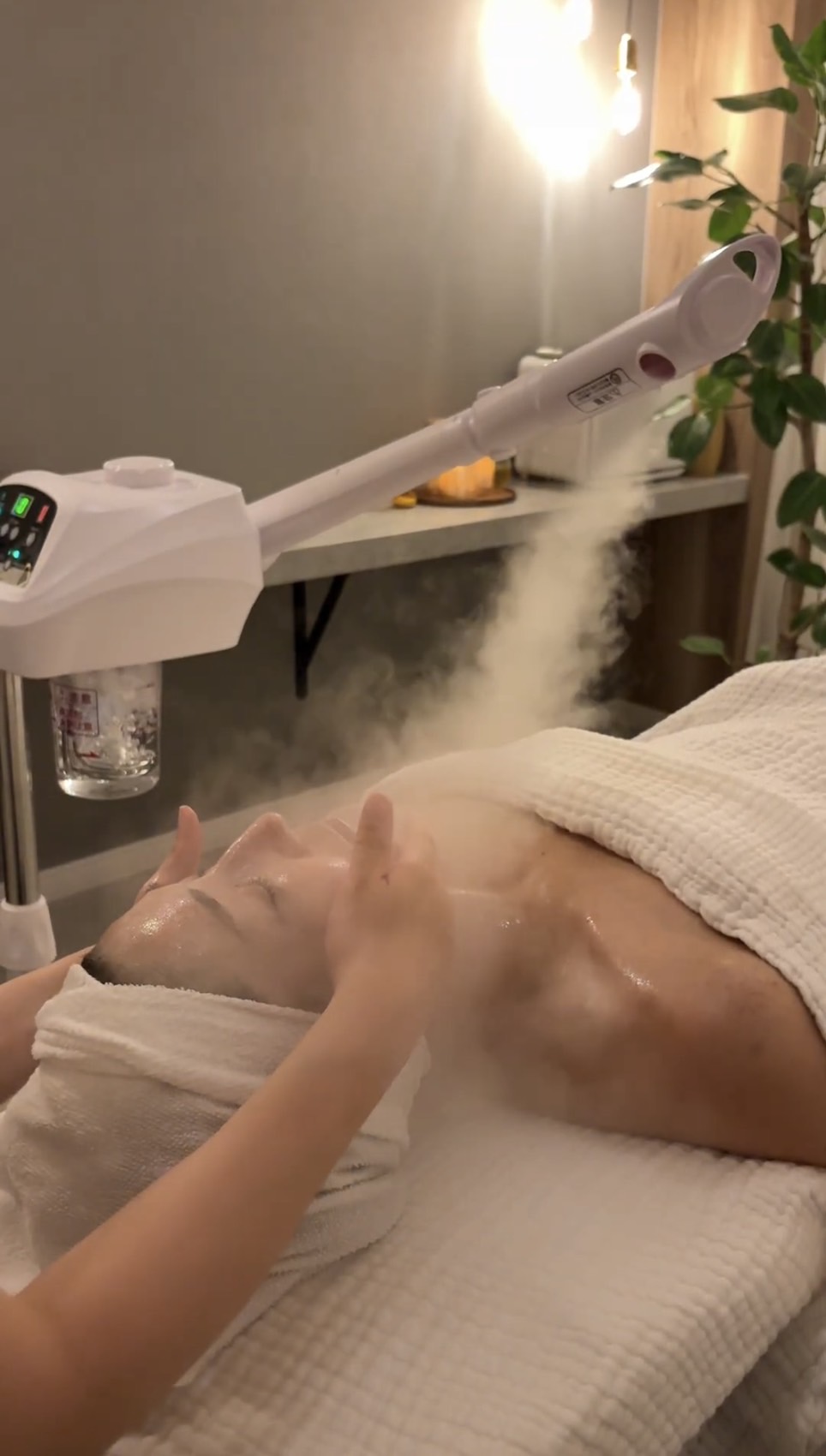 小顔マッサージ＆ヒアルロン酸パック